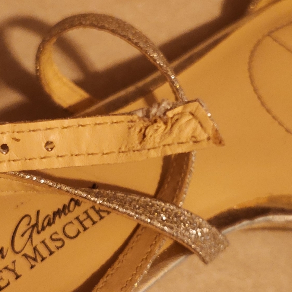 Badgley Mischka Light Gold American Glamour Wedge Heel Size 8.5 - Picture 9 of 9